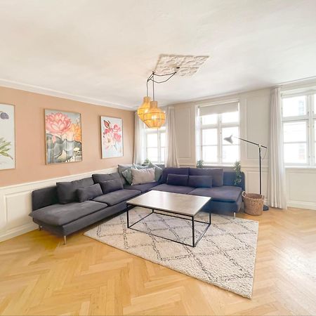 Large Apartment With 4 Bedrooms In コペンハーゲン エクステリア 写真
