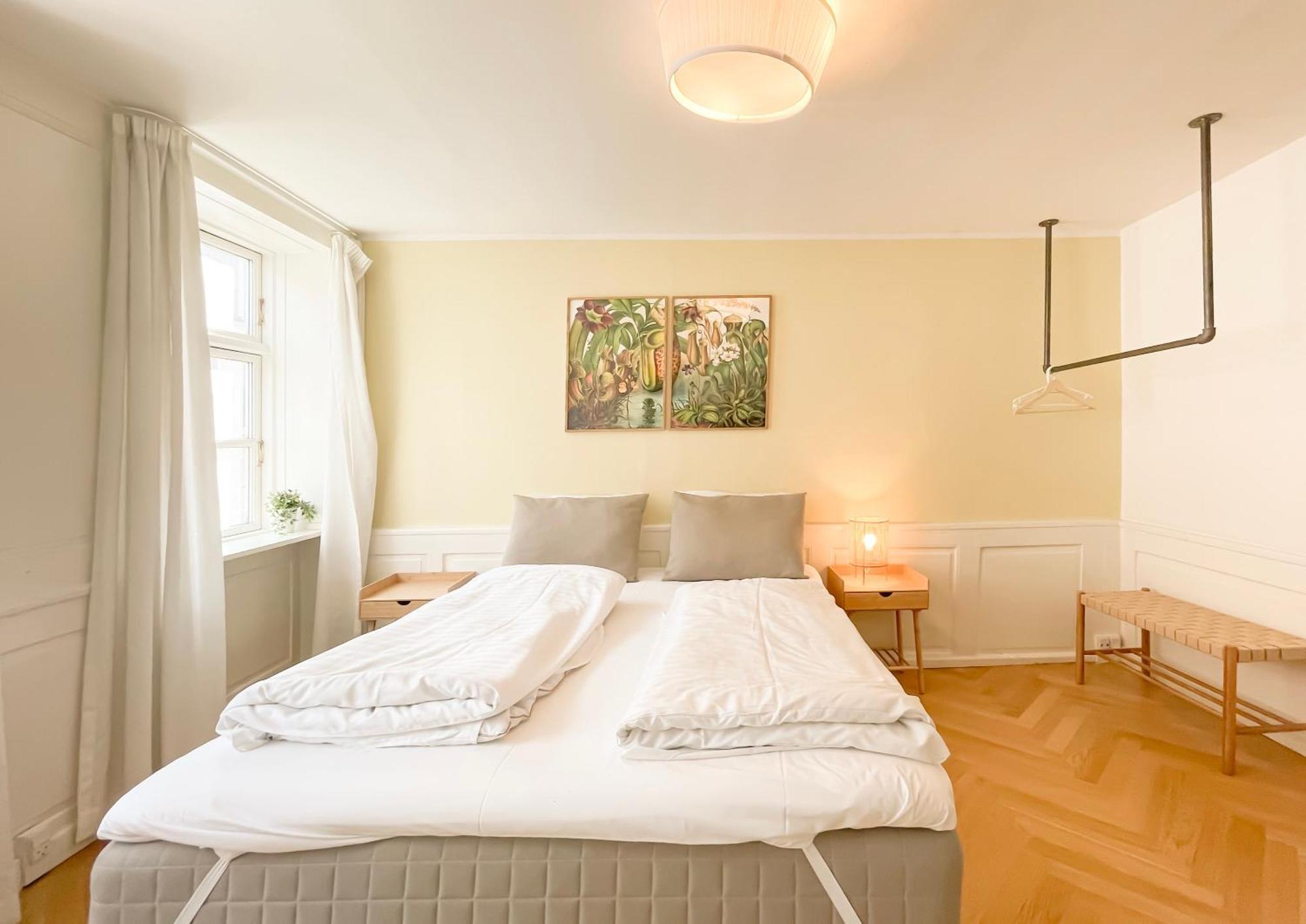 Large Apartment With 4 Bedrooms In コペンハーゲン エクステリア 写真
