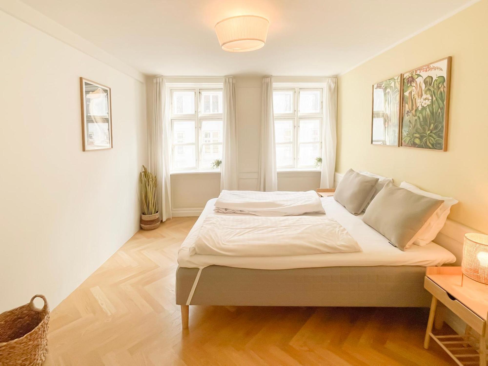 Large Apartment With 4 Bedrooms In コペンハーゲン エクステリア 写真