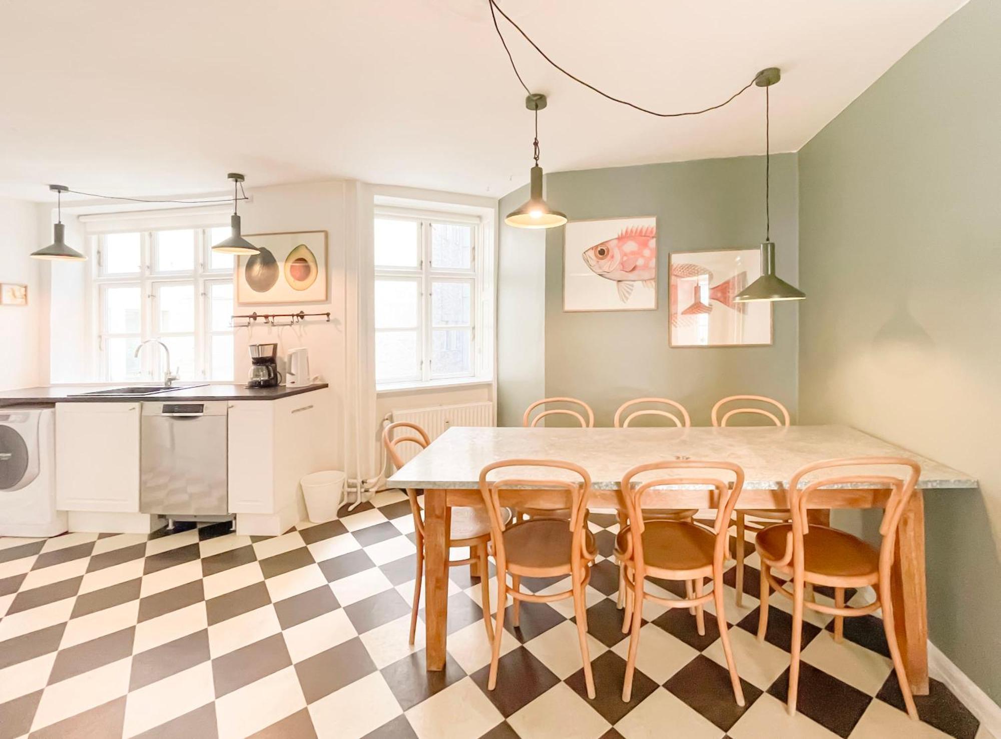 Large Apartment With 4 Bedrooms In コペンハーゲン エクステリア 写真